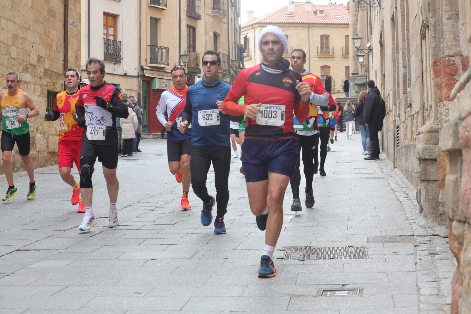 San Silvestre Salmantina: paso por el Puente Romano y calle Compañía
