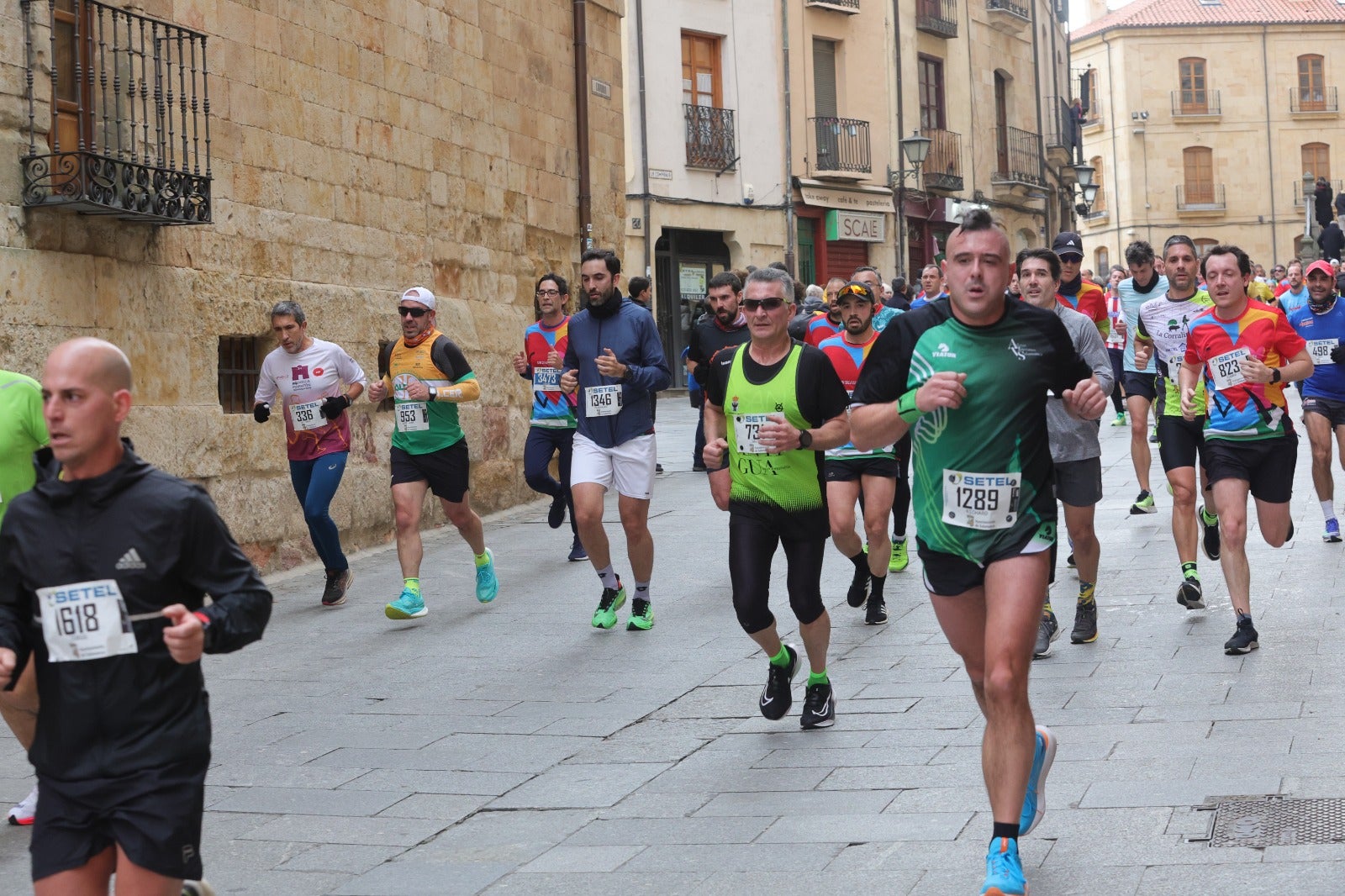 San Silvestre Salmantina: paso por el Puente Romano y calle Compañía