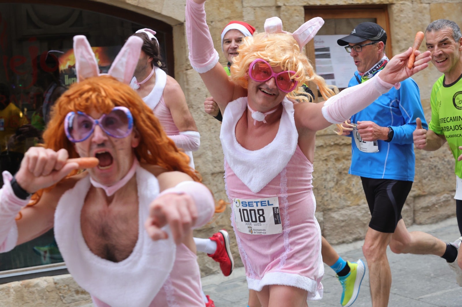 San Silvestre Salmantina: paso por el Puente Romano y calle Compañía