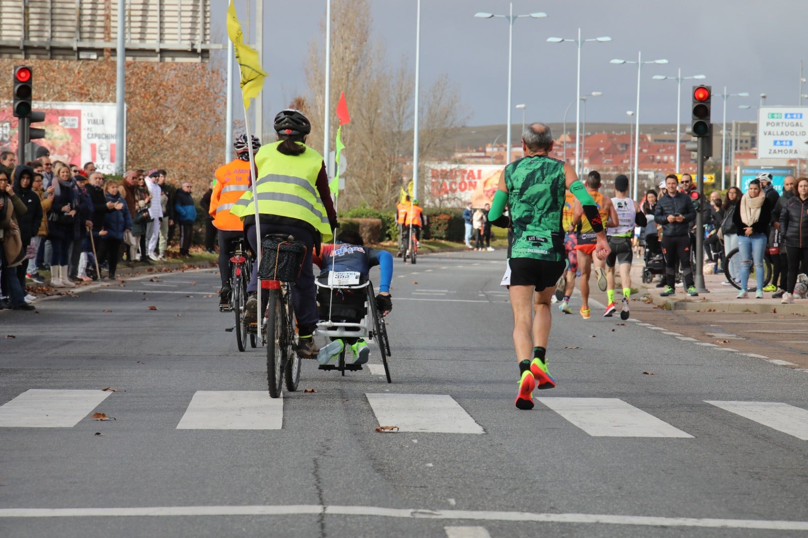 San Silvestre Salmantina: paso por el Puente Romano y calle Compañía