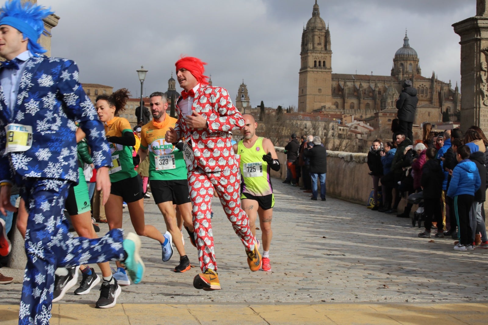 San Silvestre Salmantina: paso por el Puente Romano y calle Compañía