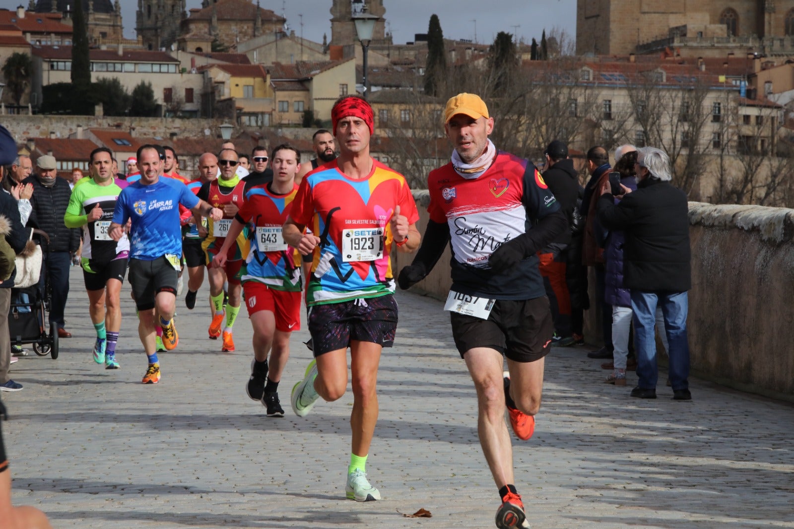 San Silvestre Salmantina: paso por el Puente Romano y calle Compañía