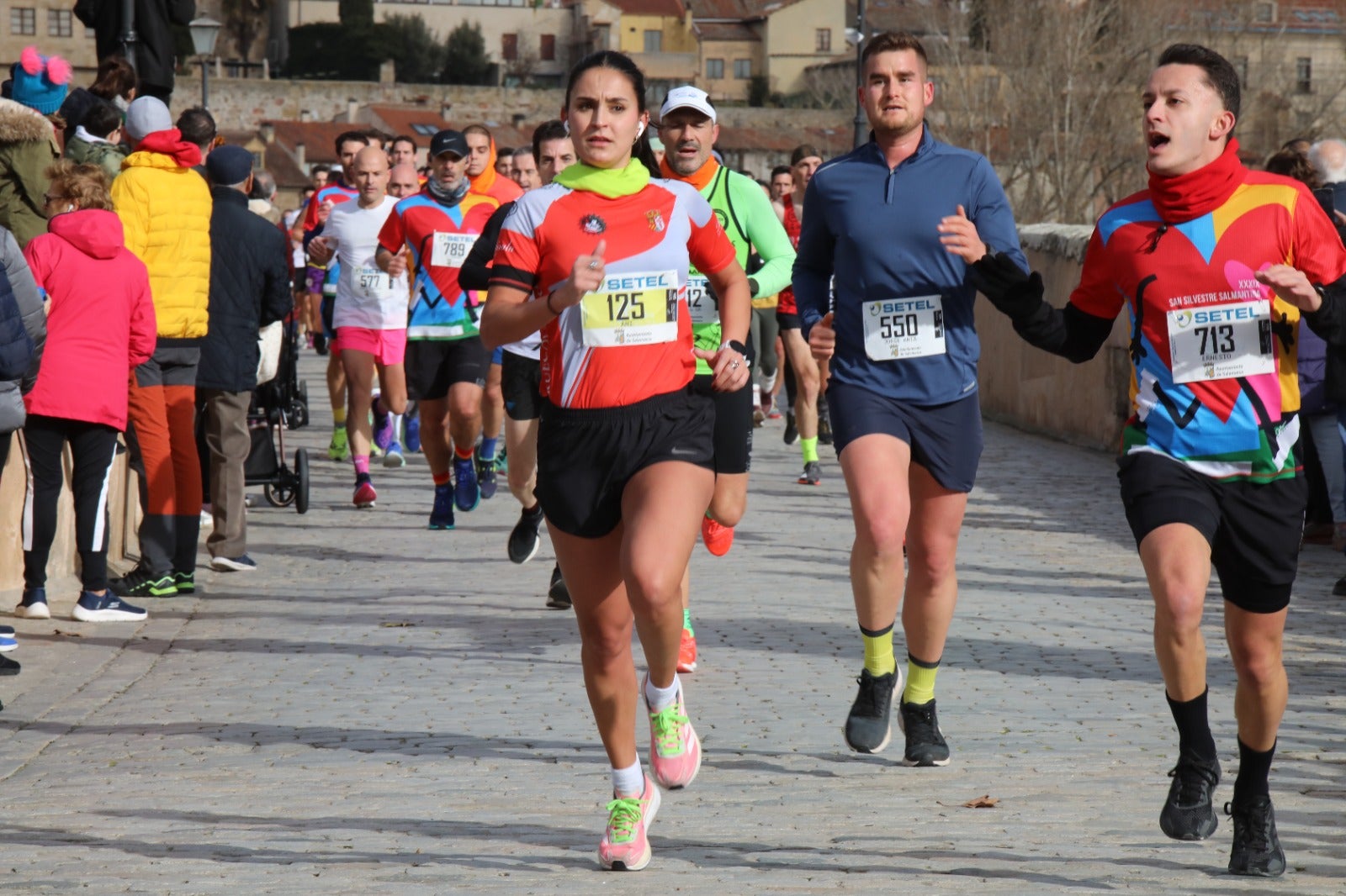 San Silvestre Salmantina: paso por el Puente Romano y calle Compañía