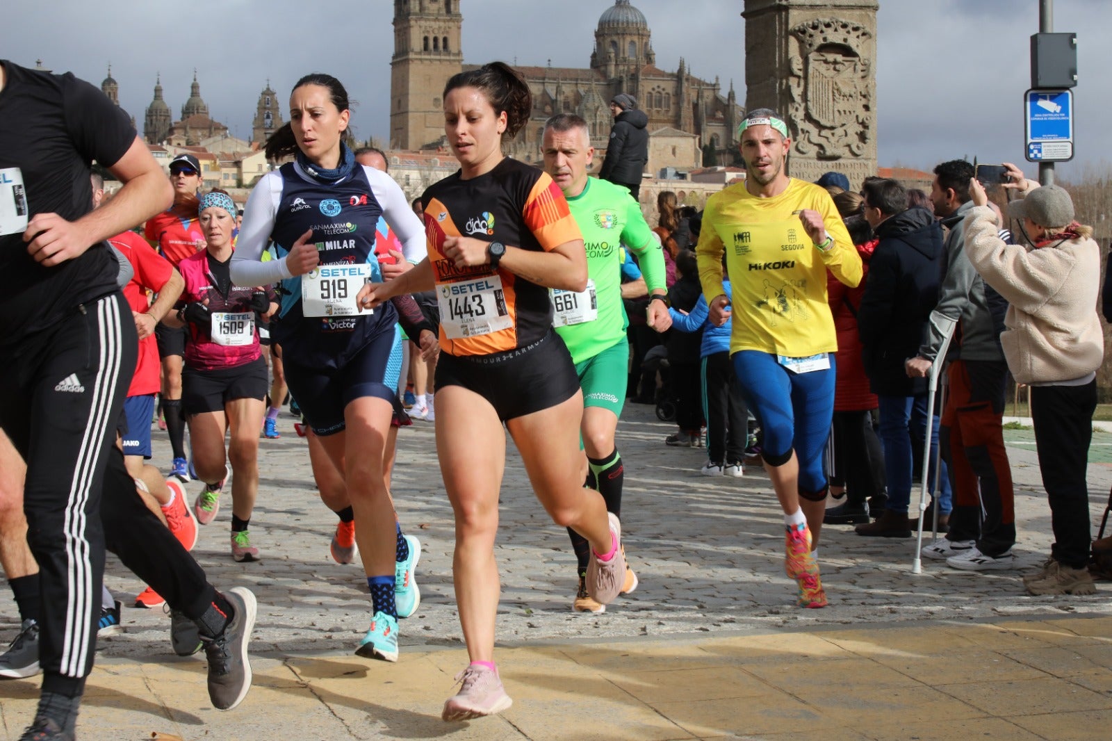 San Silvestre Salmantina: paso por el Puente Romano y calle Compañía