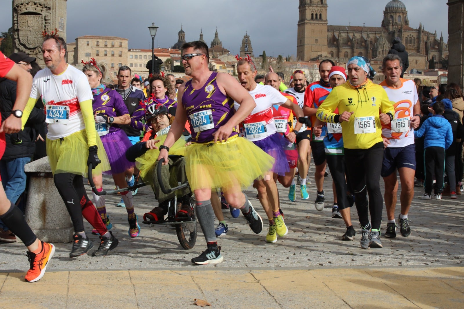 San Silvestre Salmantina: paso por el Puente Romano y calle Compañía