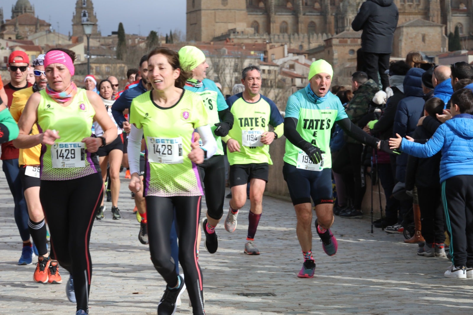 San Silvestre Salmantina: paso por el Puente Romano y calle Compañía