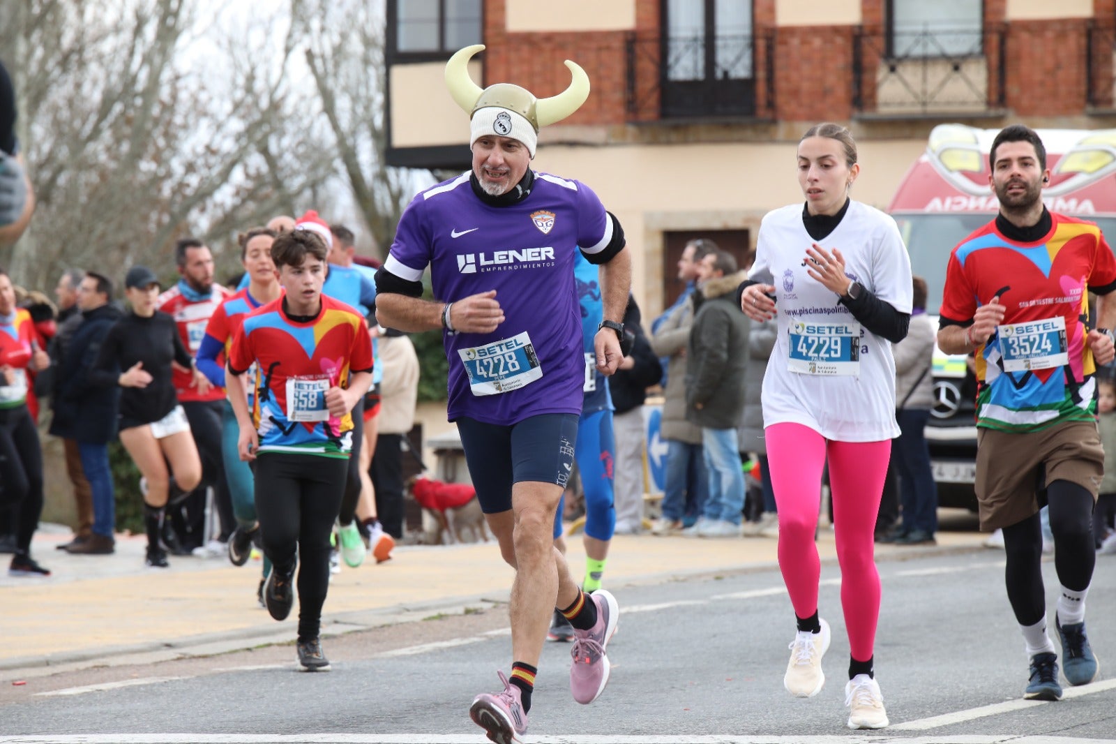 San Silvestre Salmantina: paso por el Puente Romano y calle Compañía