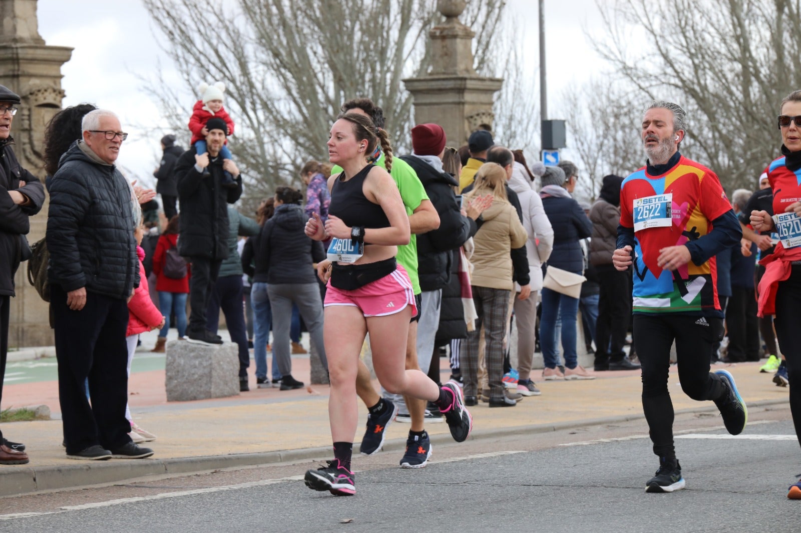 San Silvestre Salmantina: paso por el Puente Romano y calle Compañía