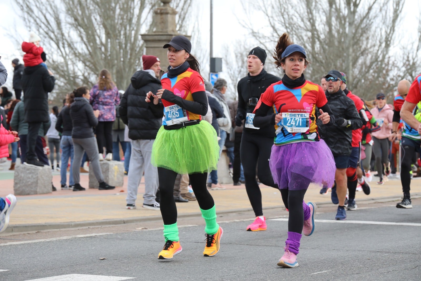 San Silvestre Salmantina: paso por el Puente Romano y calle Compañía