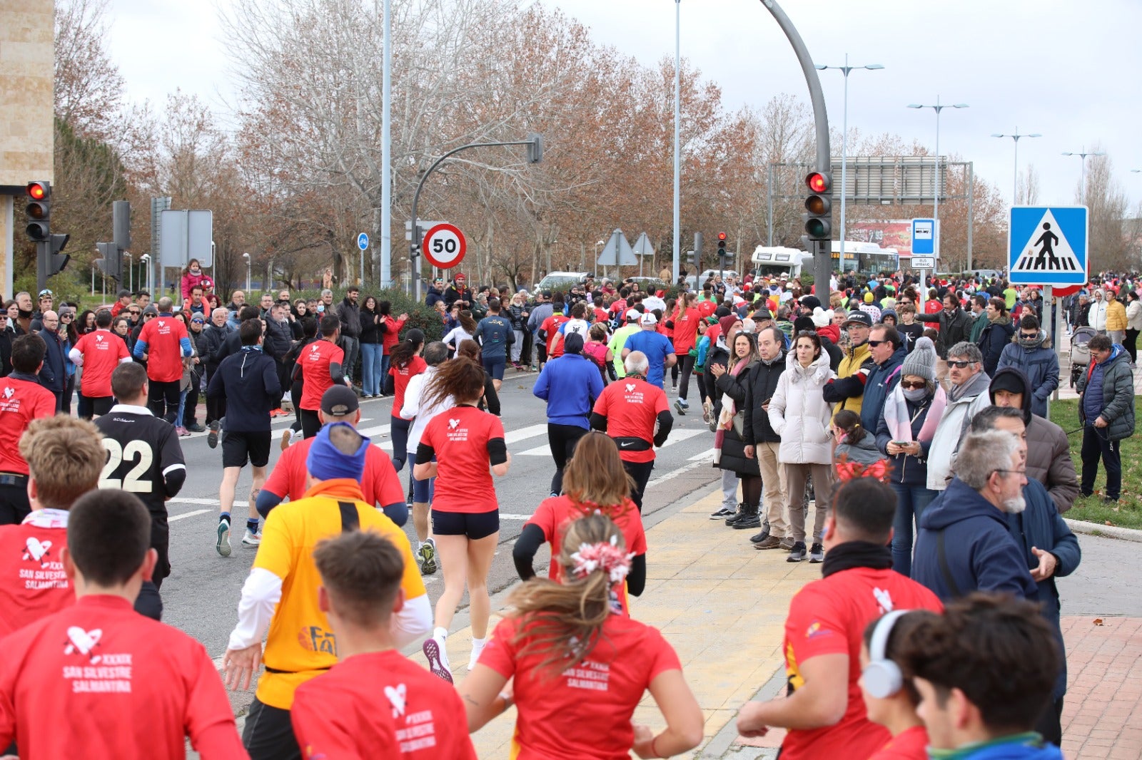 San Silvestre Salmantina: paso por el Puente Romano y calle Compañía