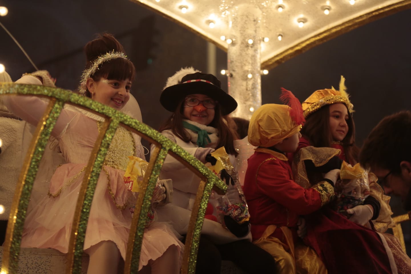 Fotos: Los Reyes Magos recorren las calles del centro de Salamanca