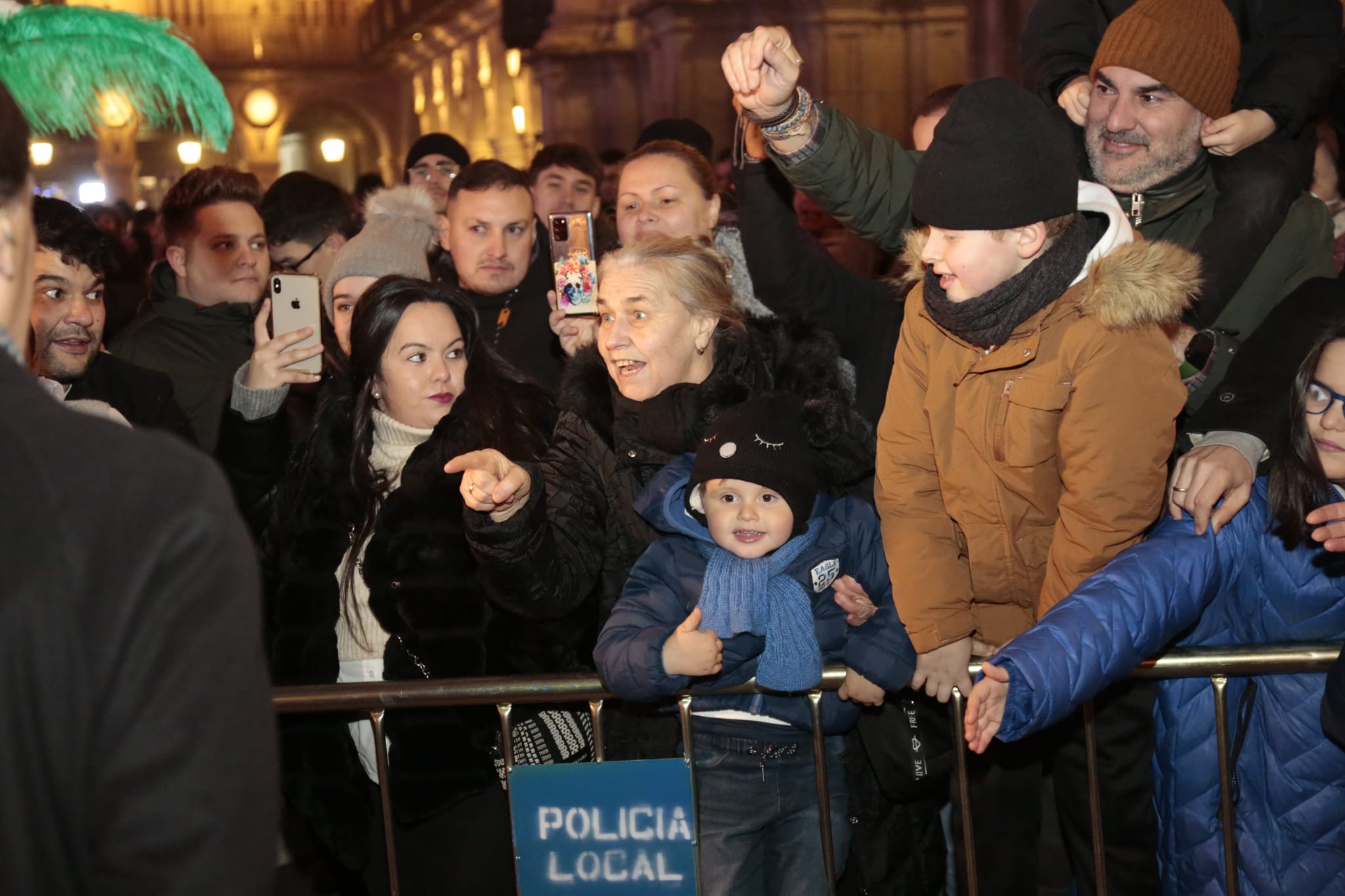 Fotos: La Plaza Mayor de Salamanca acoge a los Reyes Magos
