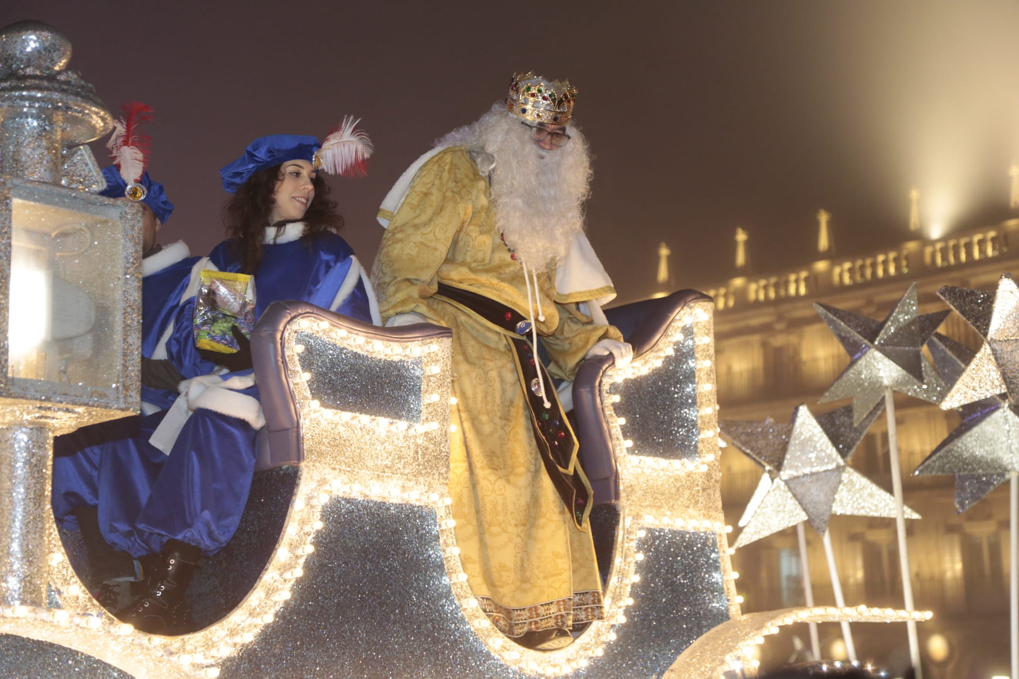 Fotos: La Plaza Mayor de Salamanca acoge a los Reyes Magos