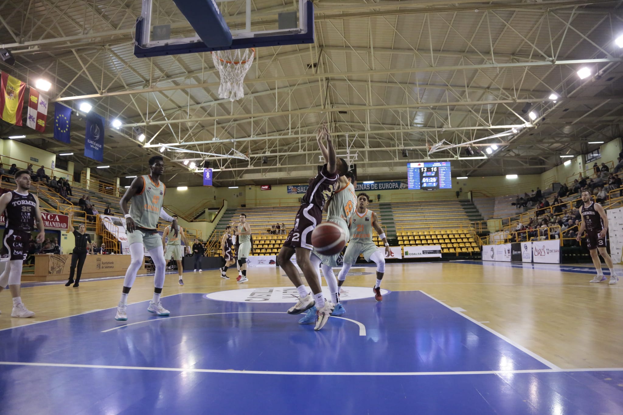 Fotos: El CB Tormes doblega al colista Baskonia