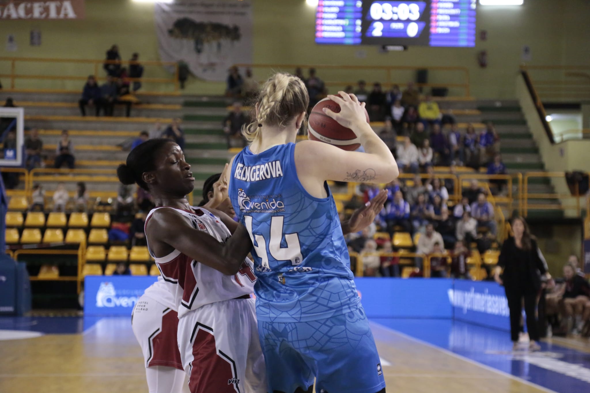 Fotos: Avenida vence al Gernika en el Würzburg