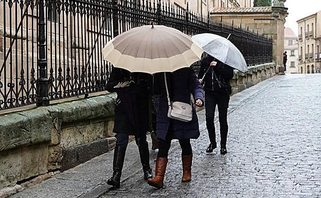 Nueva jornada con lluvia y viento en Salamanca a la espera de la nieve