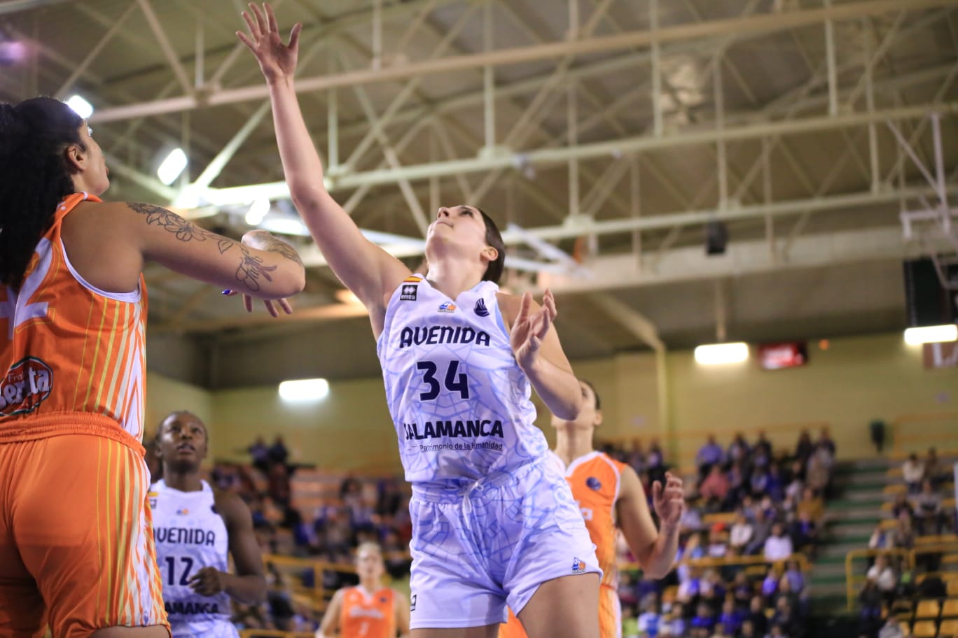 Fotos: Primer partido de Vázquez con el CB Avenida