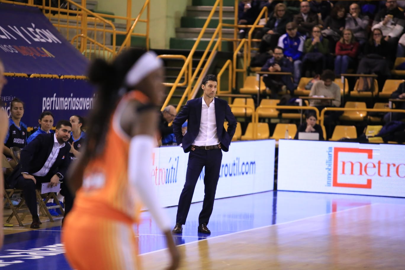 Fotos: Primer partido de Vázquez con el CB Avenida