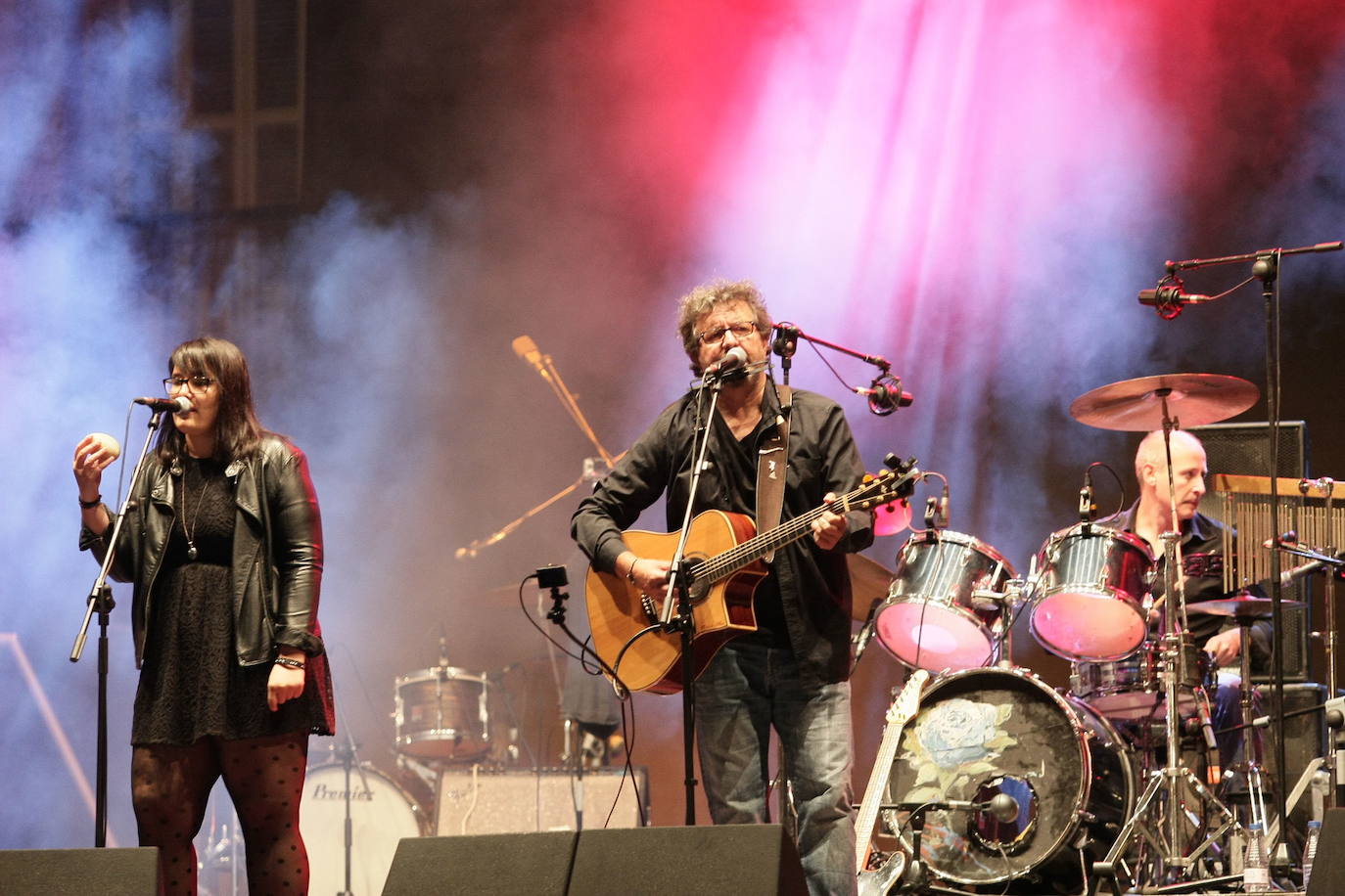 Una actuación de Fernando Maés en la Plaza Mayor de Salamanca. 