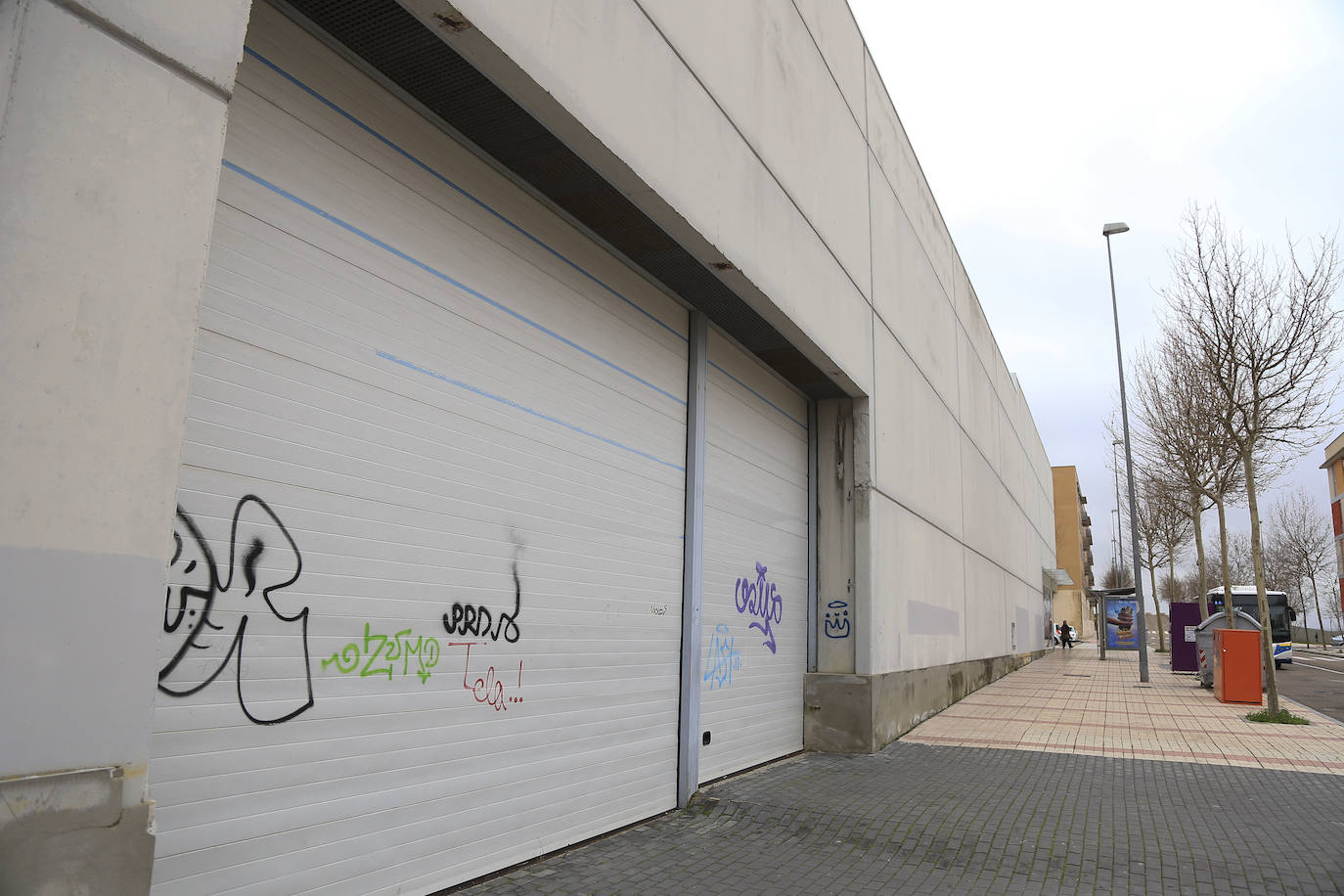 Fotos: Y seguimos en las mismas... El Zurguén y el Teso, su edificio inacabado, y mucho más