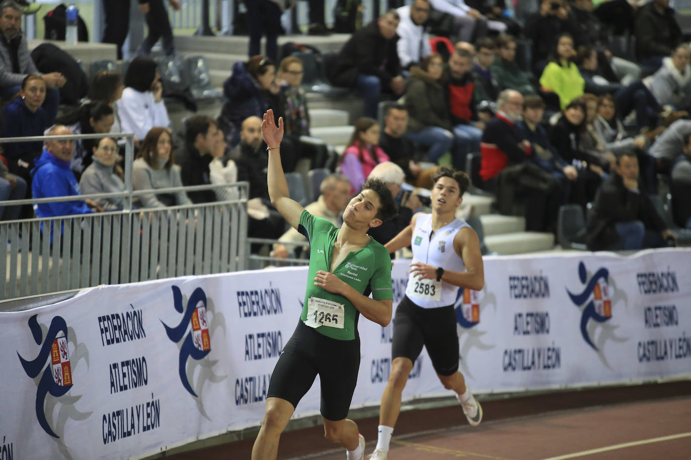 Fotos: Control de atletismo en la Carlos Gil Pérez con la presencia de Óscar Husillos