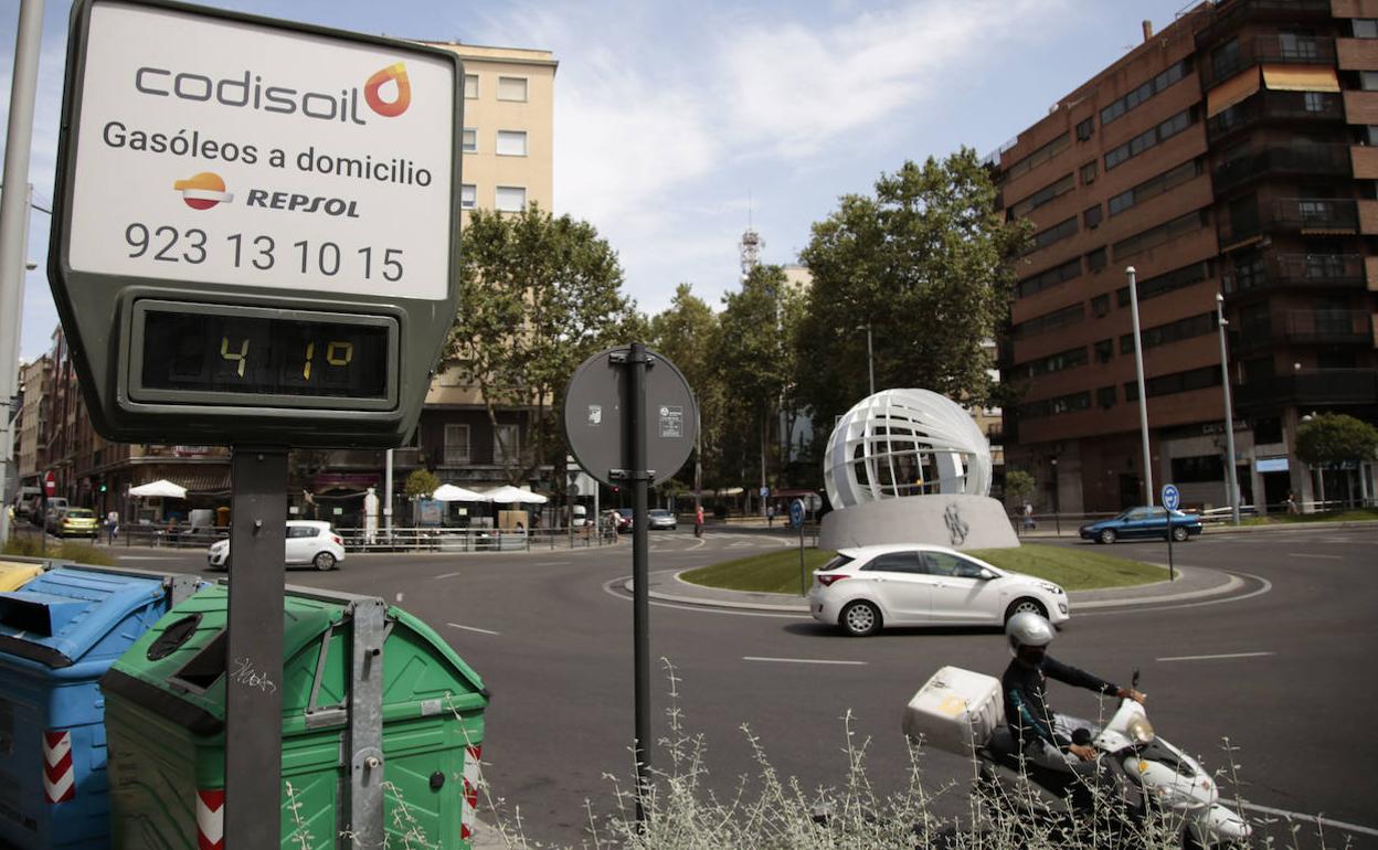 Termómetro con 41 grados en el centro de Salamanca. 