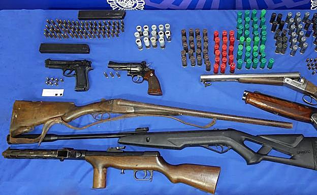 Armas incautadas en las diferentes operaciones.