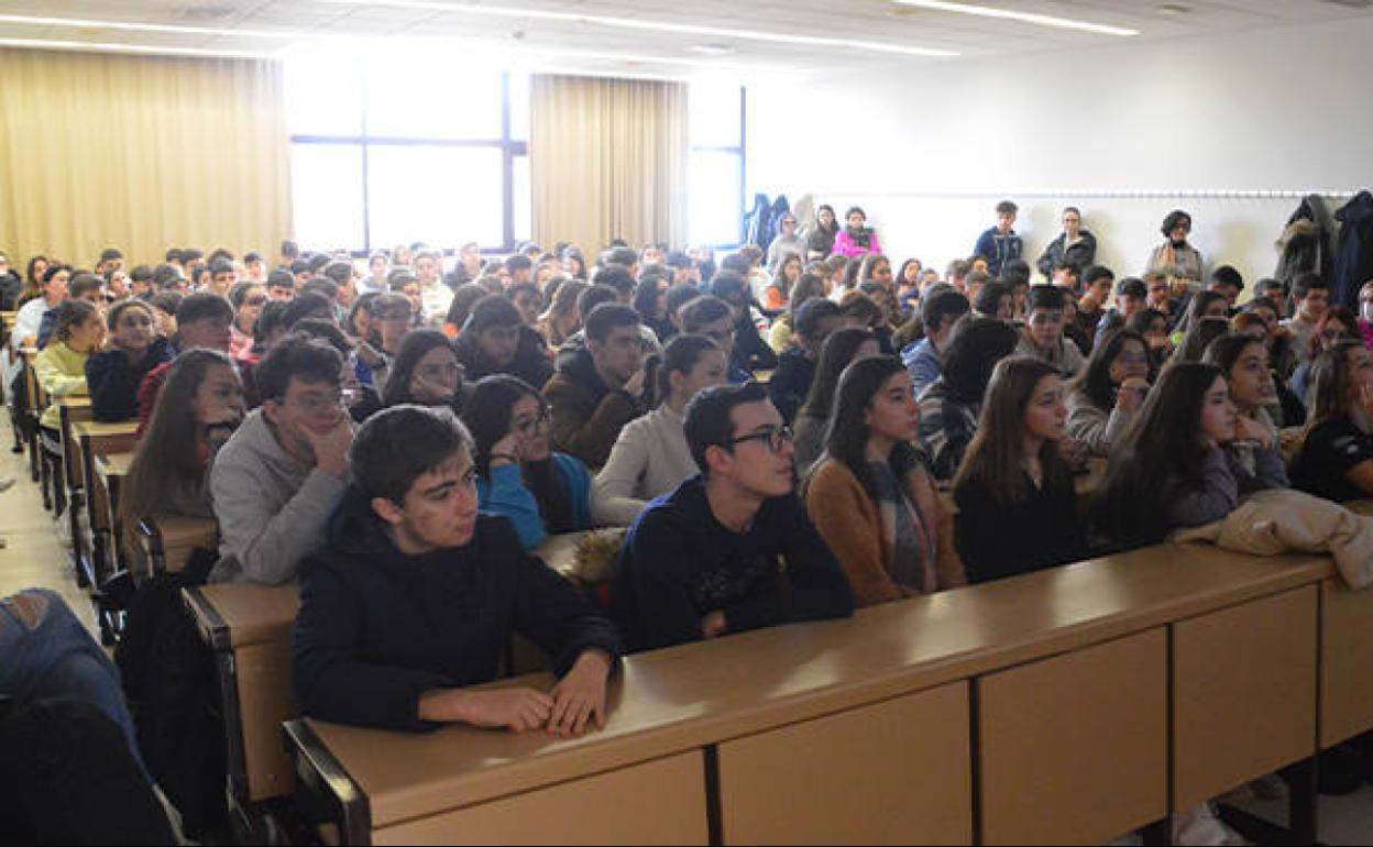 Asistentes a la jornada informativa 'Ciudad del saber, ciudad universitaria: Muchas profesiones para elegir tu futuro'. 