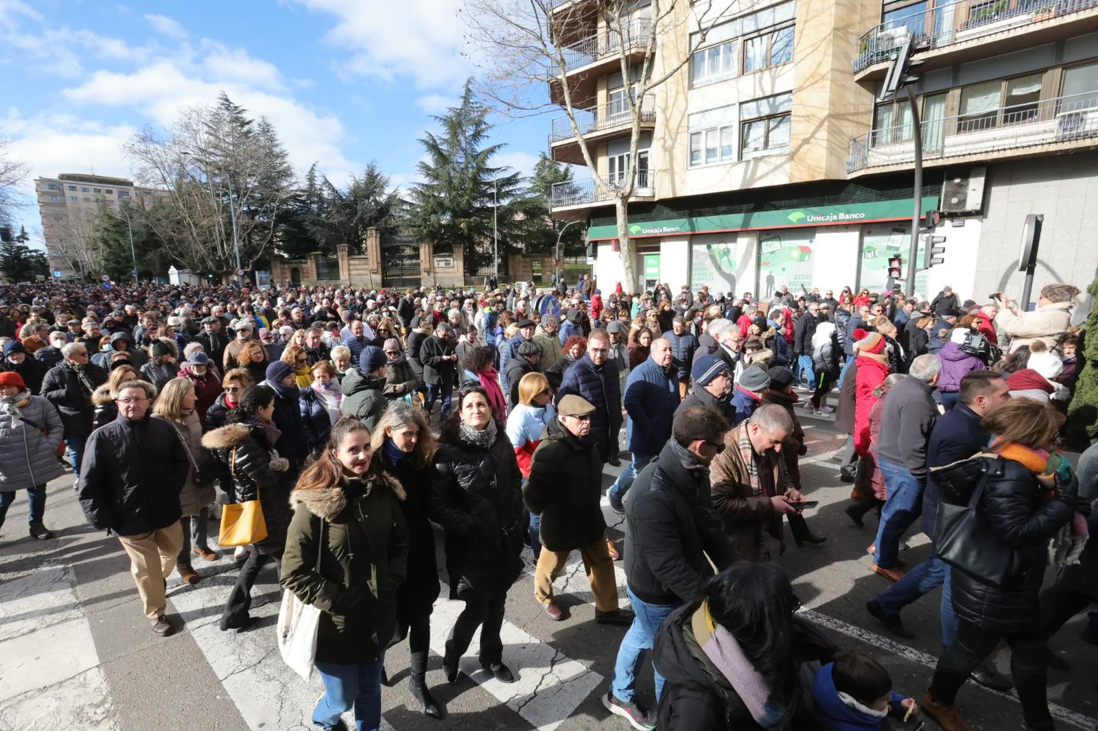 Fotos: MIles de personas participan en la Marea Blanca de Salamanca