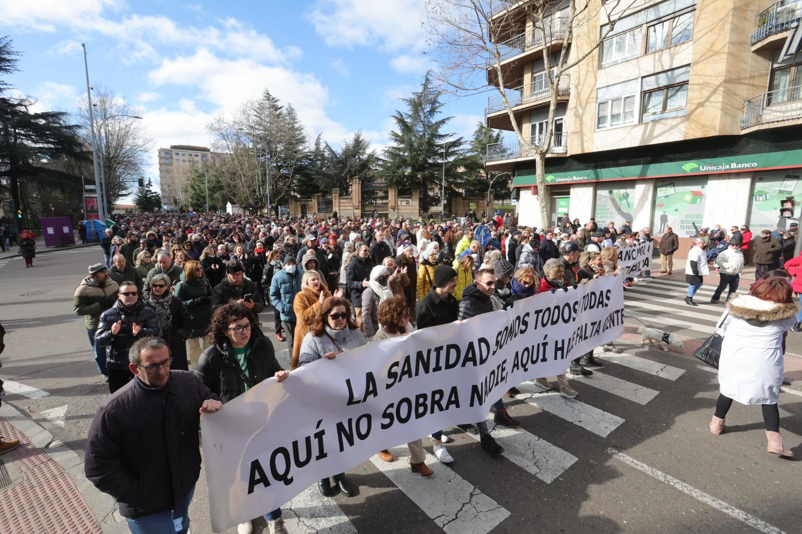 Fotos: MIles de personas participan en la Marea Blanca de Salamanca