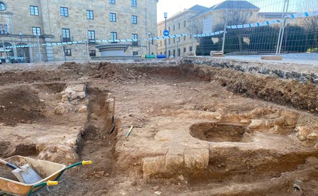 Restos arqueológicos en la Plazuela de San Bartolomé.