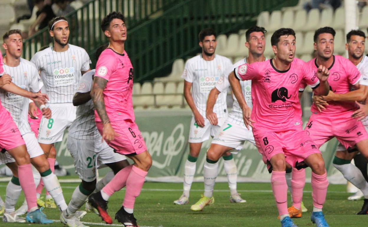 Una acción del duelo de la primera vuelta en Córdoba. 