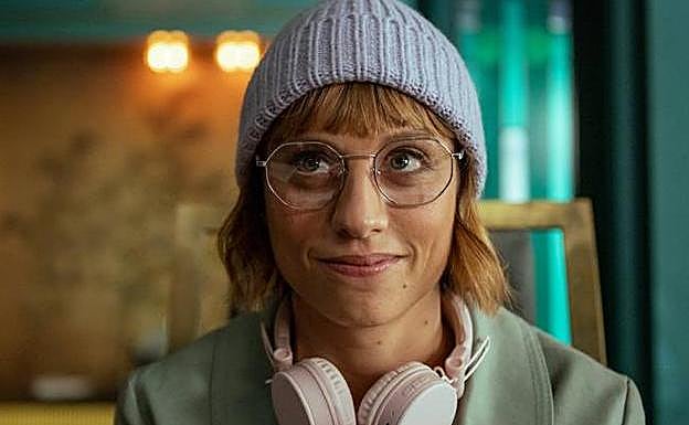 Michelle Jenner da vida a Keila.