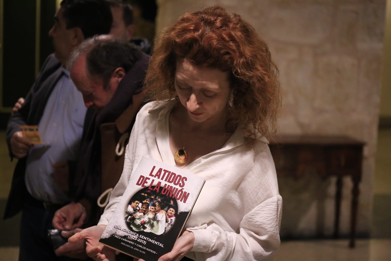 Fotos: Históricos de la UDS asisten a la presentación del libro que homenajea al club