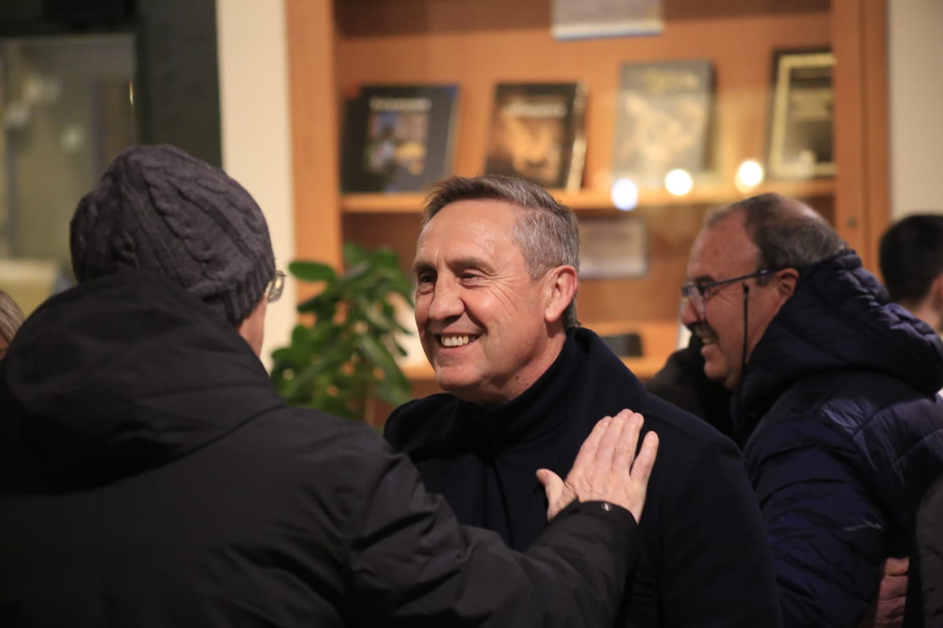 Fotos: Históricos de la UDS asisten a la presentación del libro que homenajea al club