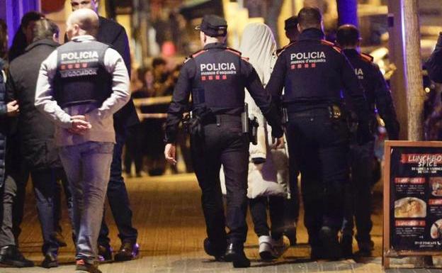 Los Mossos liberan dos rehenes de un secuestro en Barcelona