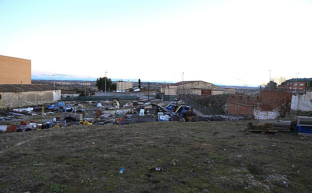 Imagen principal - Solares en Puente Ladrillo 