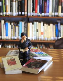 Imagen secundaria 2 - La biblioteca que reivindicó la lectura en los barrios más humildes de Salamanca cumple una década