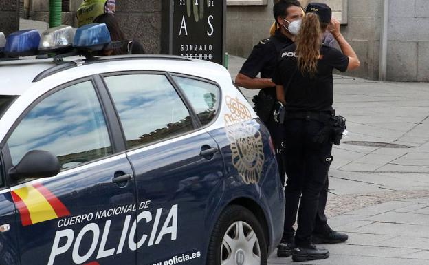Una agente fuera de servicio detiene en Salamanca a un ladrón con fundas para un edredón nórdico