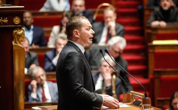 «Asesino», «impostor»; así son los insultos que se cruzan los parlamentarios franceses