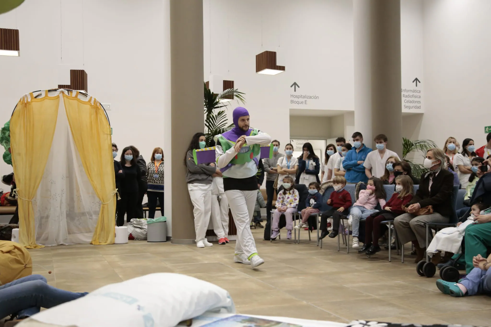 Fotos: Espectáculo musical en el hospital de Salamanca para los niños enfermos 