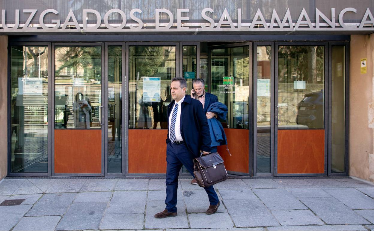 El abogado de los afilidos demandantes del PP. 