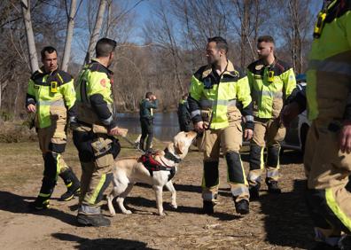 Imagen secundaria 1 - Buscan en Ciudad Rodrigo a un hombre huido tras secuestrar a su pareja