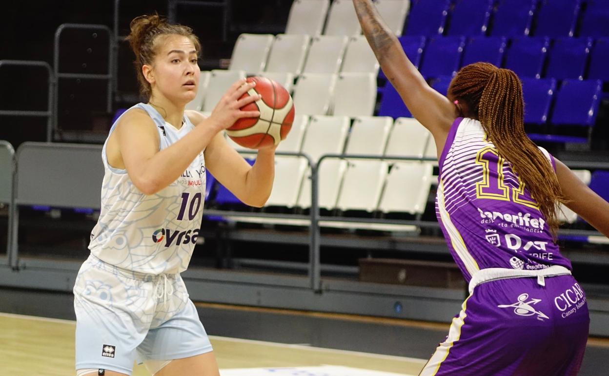 Imagen del partido entre el Avenida y el Tenerife. 