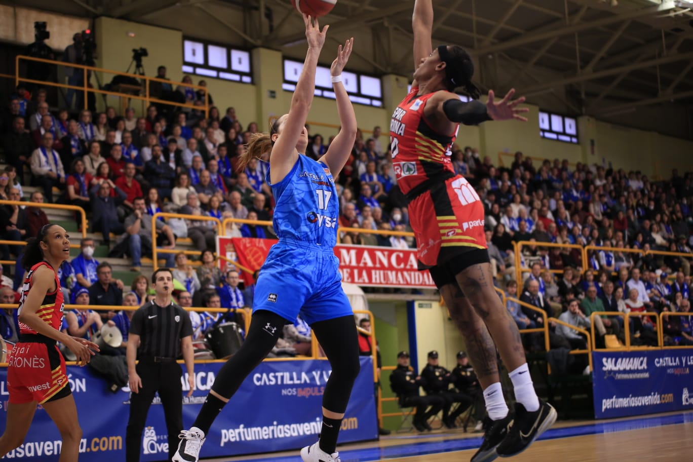 Fotos: Gran Victoria de Avenida ante el Spar Girona