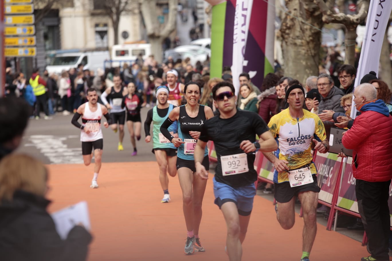 Fotos: Fiesta del atletismo popular salmantino con la Media Maratón