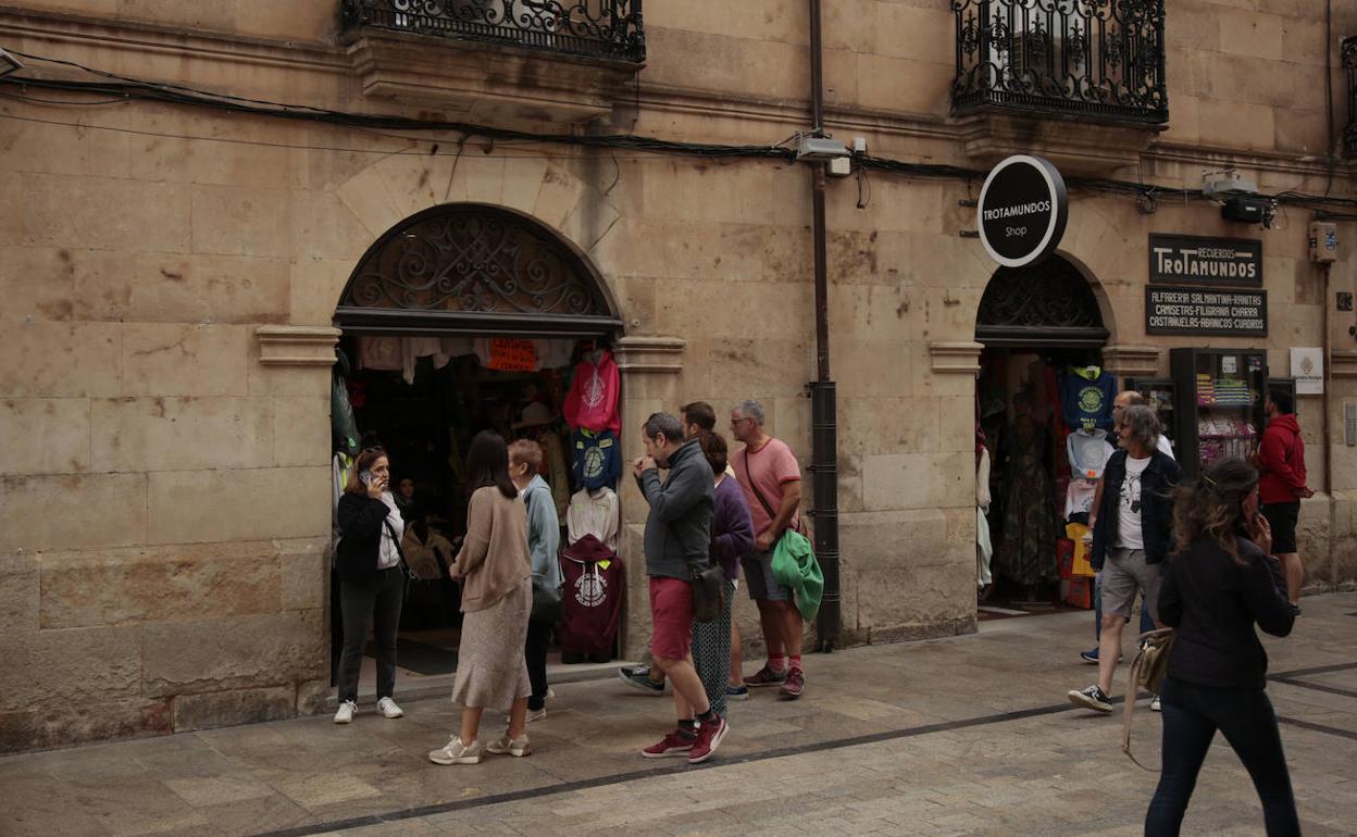 Calle comercial en Salamanca.