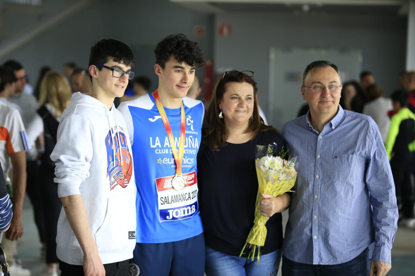 Rodrigo Fito, celebrando su plata en 200 metros.