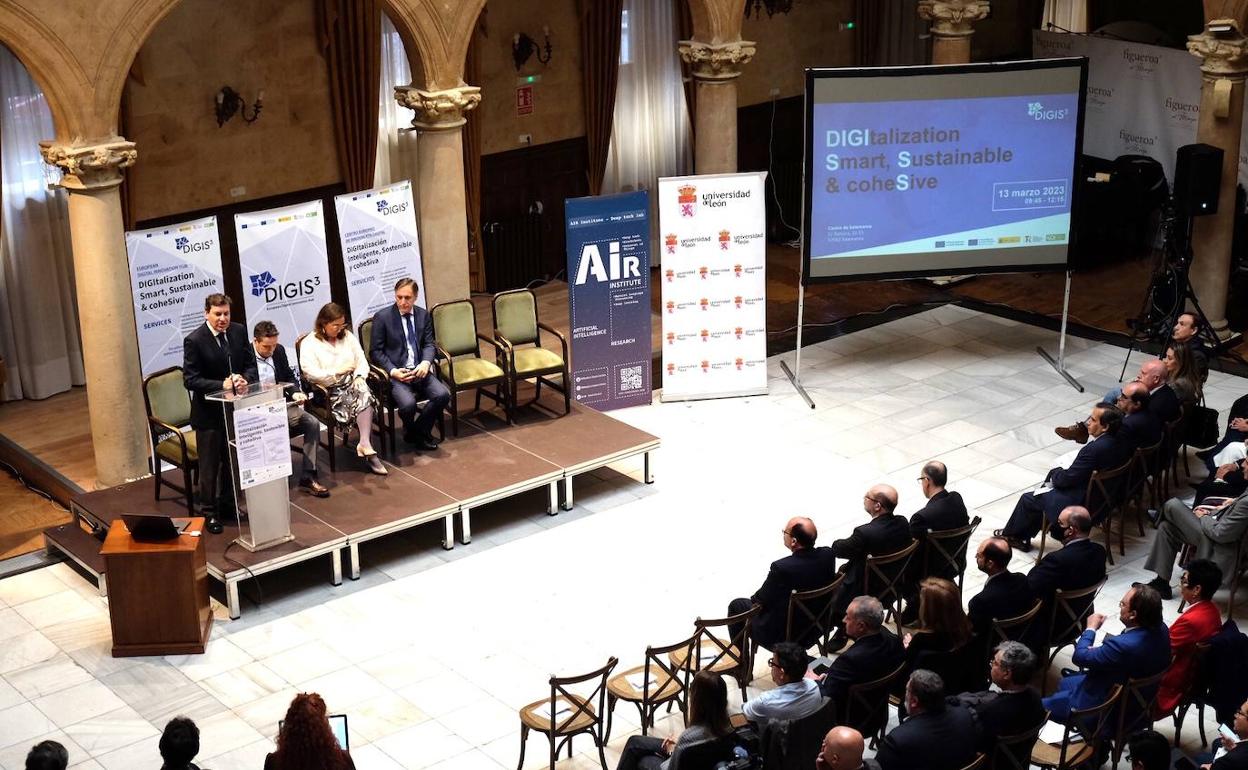 Carlos Fernández Carriedo y María González Corral participan en la presentación el proyecto de digitalización inteligente para empresas DIGIS3. 