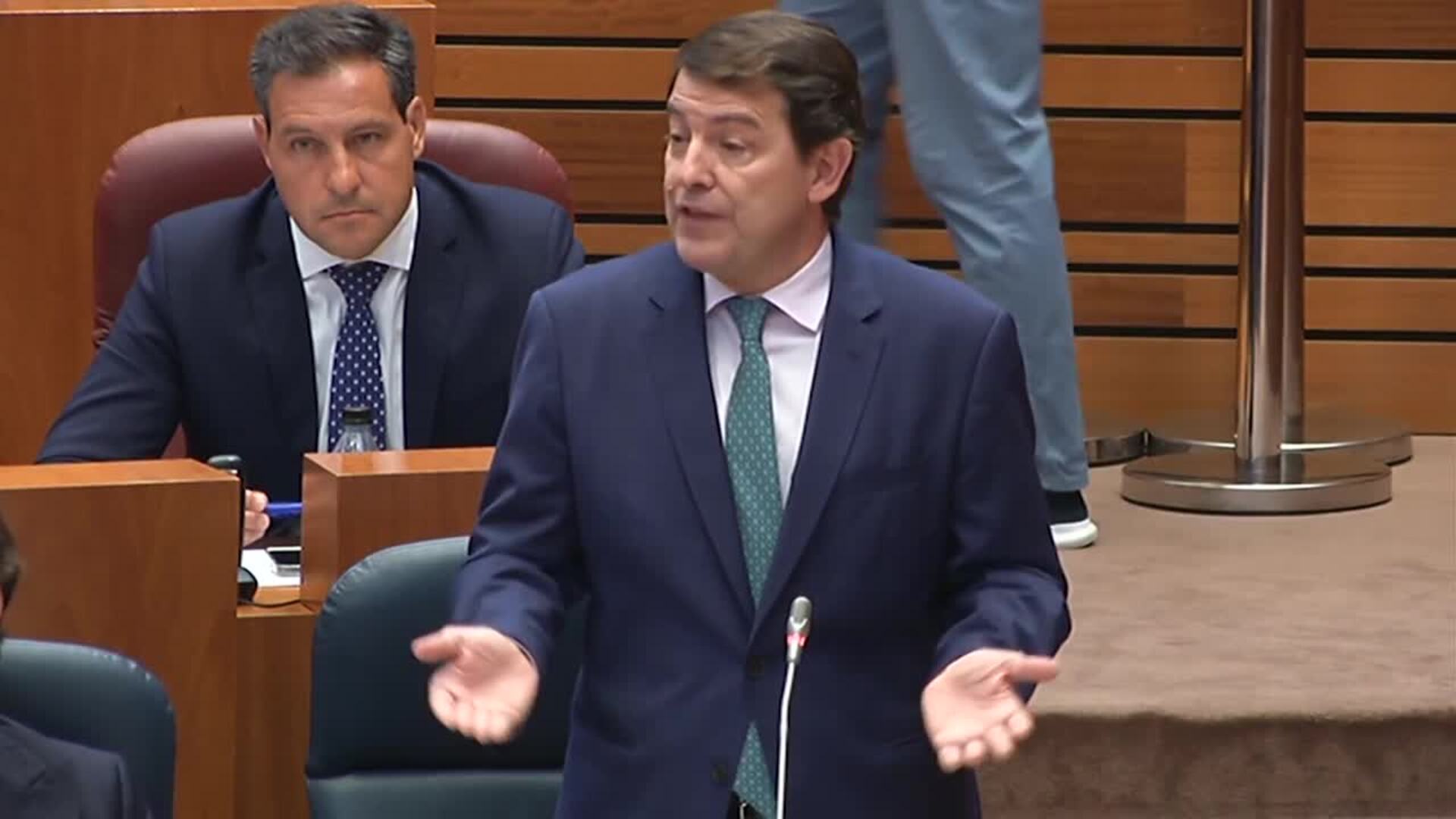 Mañueco garantizará por ley "cuanto antes" que no se cerrarán centros sanitarios en CyL